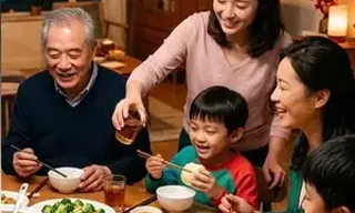 家庭聚餐黑白照片自然上色效果